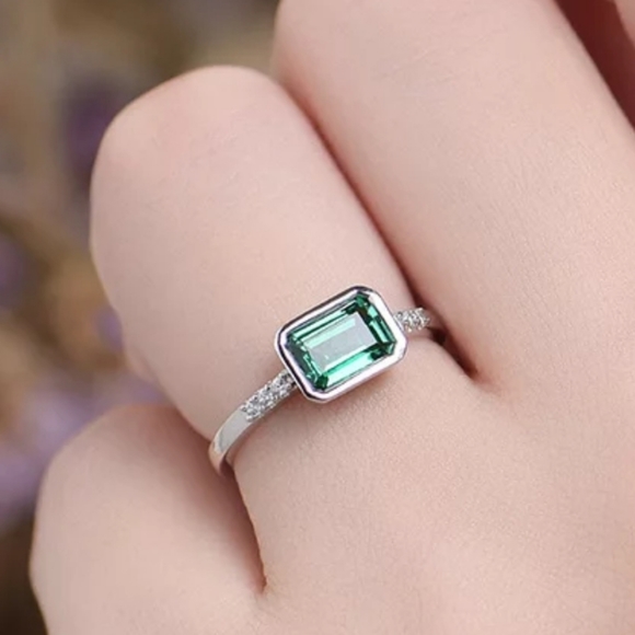 925 Sterling Silver Bezel Set Created Emerald - Picture 4 of 15